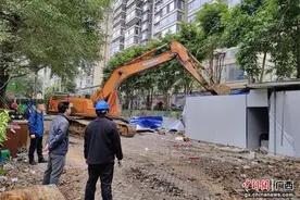 南宁市江南区依法强制拆除违建洗车场图片