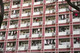 大学查寝不能滥用执法记录仪 | 新京报快评图片