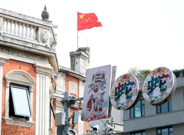 氛围拉满！古城刷屏了，最美中国红！