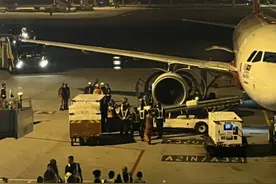 亚航飞深圳航班返航，回应称发动机出故障但没起火！乘客发声图片