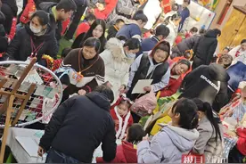 游园庙会火爆“开街”，幼儿园萌娃做创意“年俗”手工图片