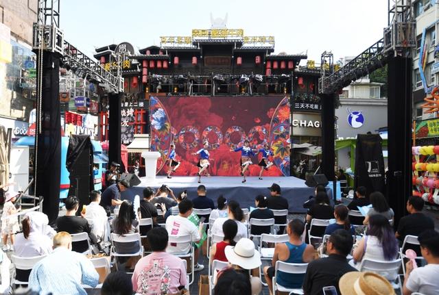 “贵阳是座不夜城”抖音达人探店网络传播启动仪式暨接力活动在青云市集举行