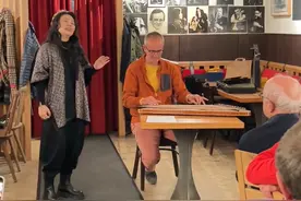 龚琳娜唱《自由鸟》官宣与老锣离婚 网友：第一次见这么浪漫的分手图片