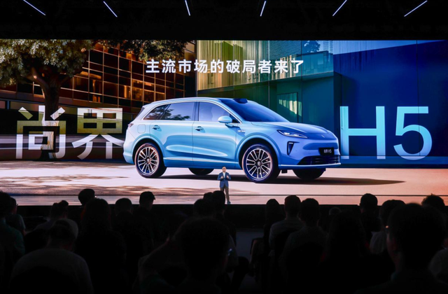 云栖大会为人工智能再添一把火；雷军年度演讲谈“逆天改命”丨封面科技·周报