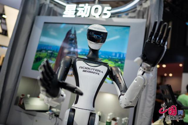 从舞台走向大众身边 中国机器人进入实用化快车道