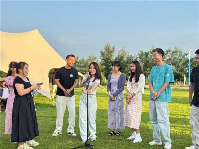 新城区举办“会聚良缘·露营初见”青年交友联谊活动