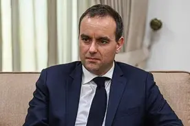 法国防长访问基辅与乌方签军事合同，寻求在乌建立军工厂图片