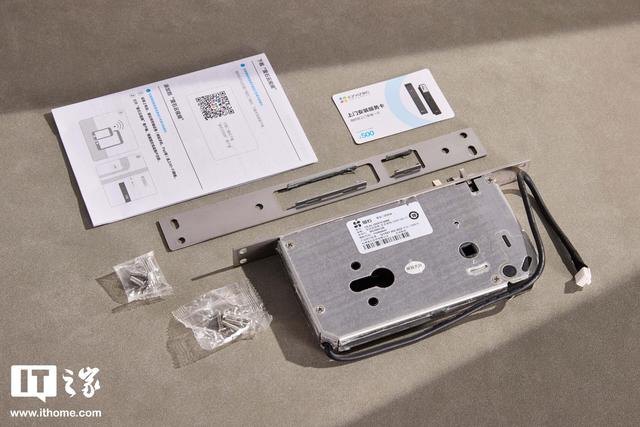 萤石启明Y5000FVX Ultra体验：当智能锁拥有三块屏幕和AI大脑