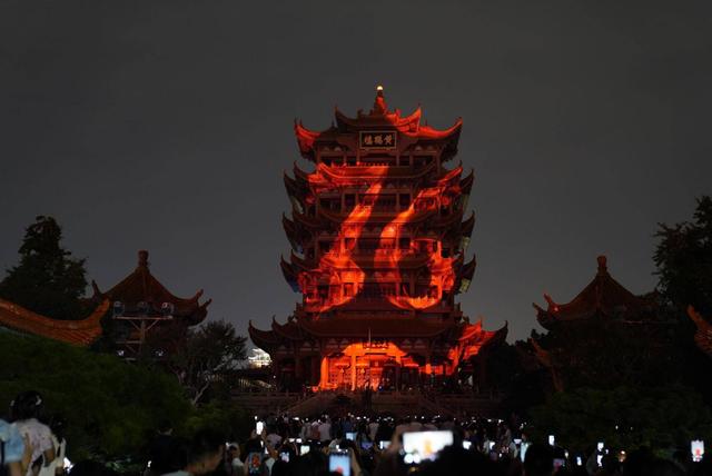 李白对诗今朝客 岳飞扬戟长江波 黄鹤楼入围假日景区热度前十