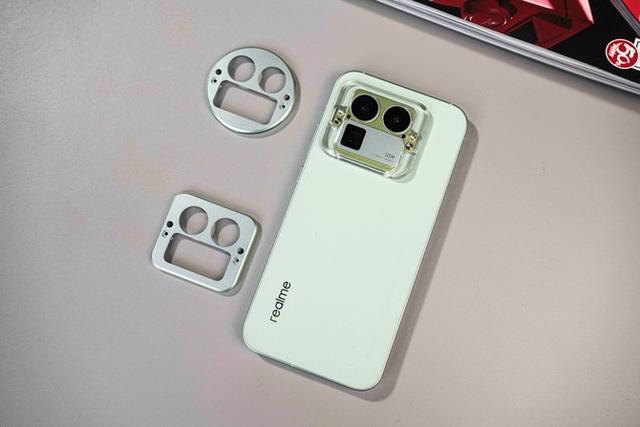 真我 GT8 Pro 评测：理光联名街拍利器，真我太懂年轻人了