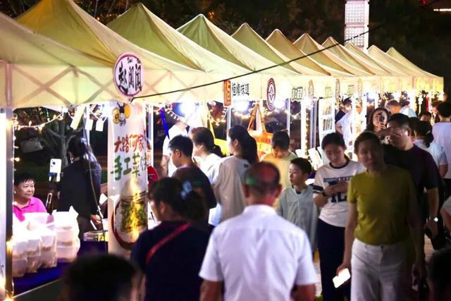 “京江花月ye”点燃镇江的夜空