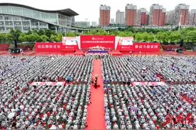 风雨无阻向未来！长沙理工大学2025届毕业生扬帆启航图片