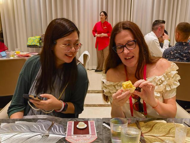 上海邀请入境游客一起推广“China Travel”