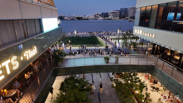 开业不到一年，西岸梦中心缘何成为上海“水岸+夏日夜经济”扛把子