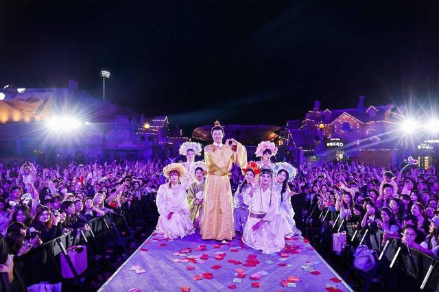 南京欢乐谷惊奇潮玩节开启 国庆假期潮玩体验持续加码