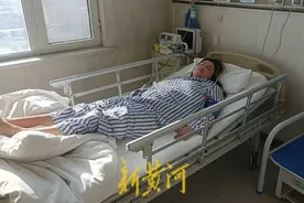 被施正荣、黄光裕等人救助的女孩，时隔18年再次面临生死时刻图片