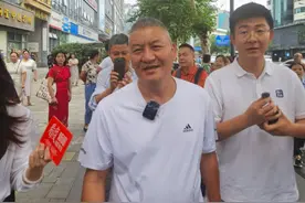 58岁梁实，第29次参加高考图片