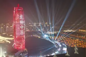 灯光秀 迎新年图片