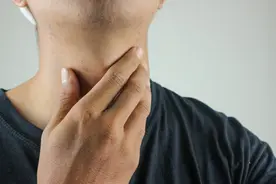 因桥本甲状腺炎，笔试面试均第一被拒录！光明时评：体检标准需要“体检”了吗图片