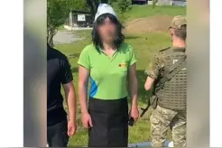 外媒：为逃避兵役，乌克兰一男子男扮女装持家人护照试图出境被拦下图片