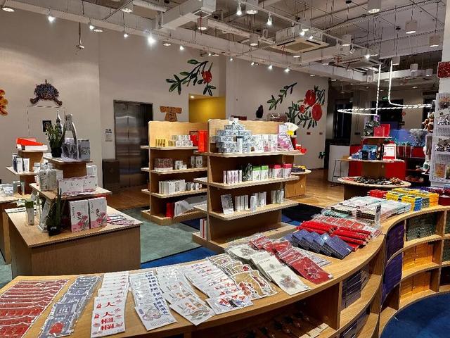 金秋迎国庆 “北京礼物”再添文旅消费新地标 北京坊集合店、首都机场店、大兴机场店、慕田峪长城店等赶着亮相