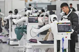 从“秀机能”到“比量产” 人形机器人加速“上岗”图片
