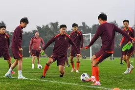 国足新年目标：全力冲刺世界杯图片