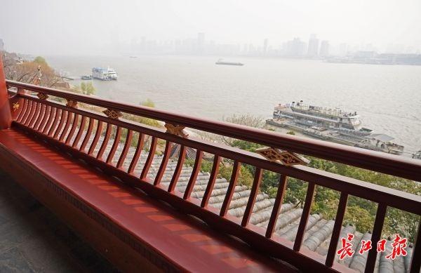 再登晴川阁，望江赏樱花