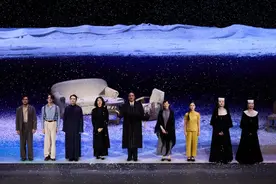 胡军卢芳夫妻档领衔出演，致敬《雷雨》90周年图片