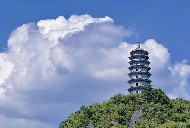 桂林“山水甲天下”画卷中，灵动而富有韵味的一笔