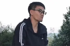 心理咨询师谈“郁豹豹认亲一年后与家人决裂”图片