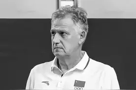 痛心！中国水球队功勋外教，归国飞机上离世图片