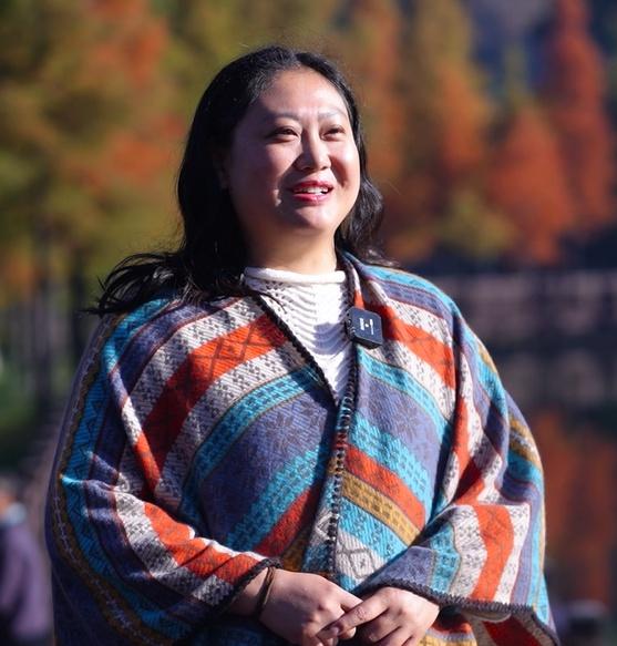 栈道穿红杉，候鸟掠湖面！大理这片湿地美成初冬油画