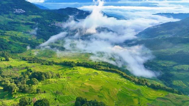 从地理课本到云南实地，一起丈量大地的肌理～丨跟着课本游云南④