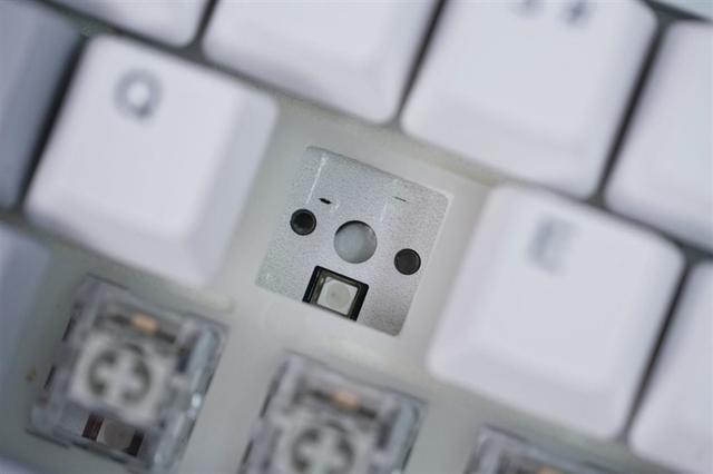 三模客制化 雷柏V700DIY-75评测：7层填充造就的无线客制化新标杆
