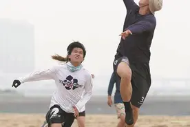 小飞盘大乐趣 点燃环东夏日激情图片