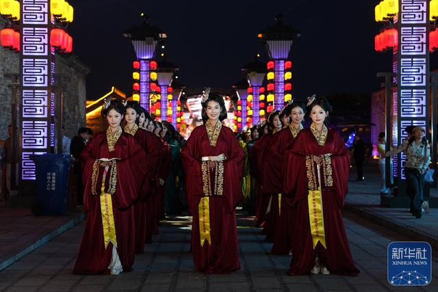 世界旅游小姐走进寿县古城