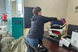 北京邮政推出旧物回收业务，旧衣送到邮局可换实用好物图片