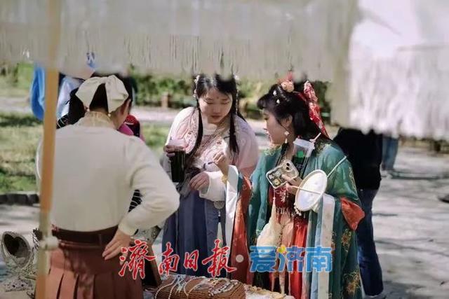 一年四季 泉在济南丨七夕脱单，来千佛山相亲大会