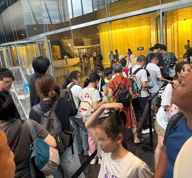 上海官方文旅集章来了，9.9元良心价！但记者实测：有的点位没章、有的要预约、有的没墨，这些bug别踩！