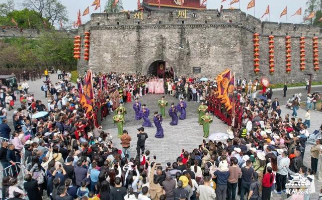 荆州，燃爆了！