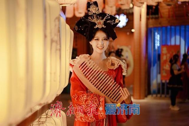 图集｜济南方特 “国风盛典” 燃动假期，非遗与欢乐共谱华章