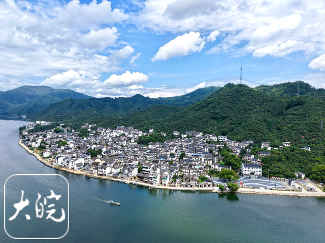 新安江山水画廊夏日风光好