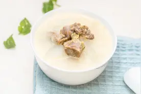 周末美食DIY丨寒潮天气快喝一碗暖暖的羊肉萝卜汤图片