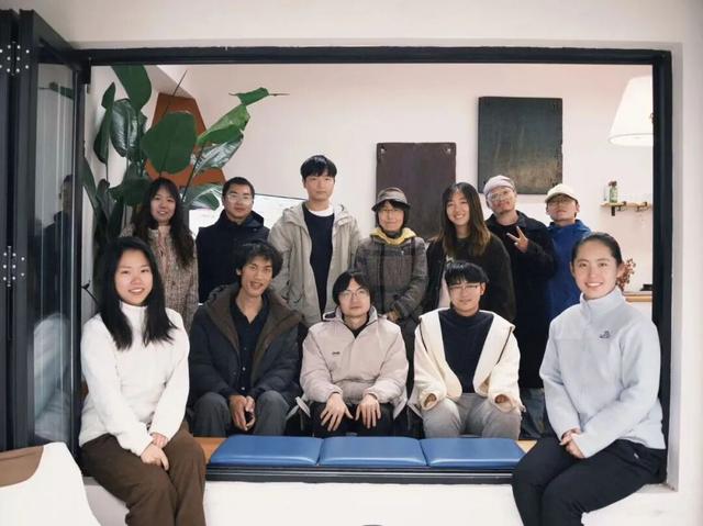 逃离格子间后	，在洱海边敲代码的他们，真的活成了“诗与远方”……