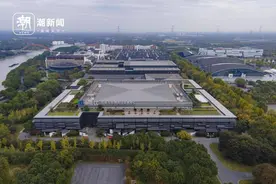潮评丨“以人为本，智能向善”，是数字时代的八字箴言图片