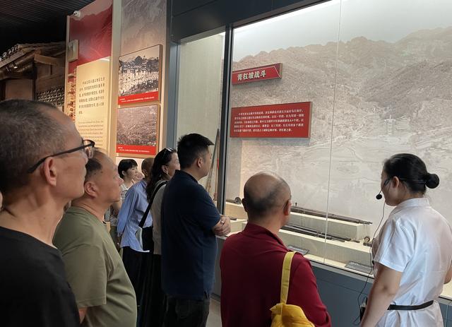 “转折之城”遵义掀起“双节”红色文旅热