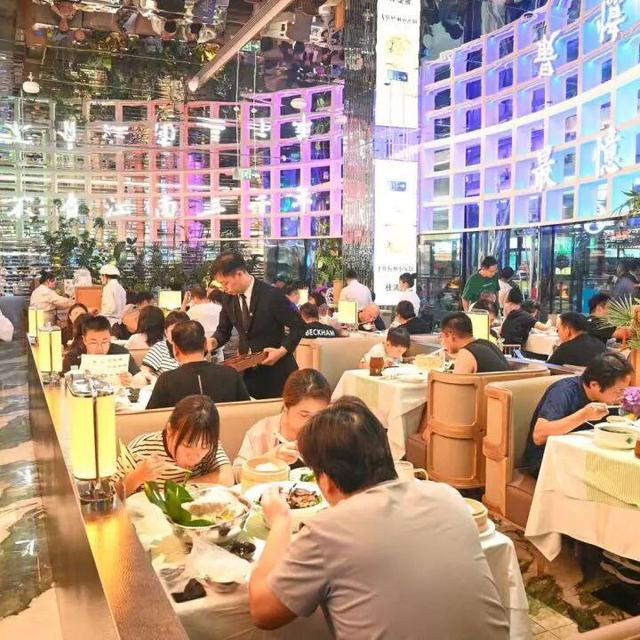 返程路上翻“朋友圈”，西城的快乐跳出屏幕
