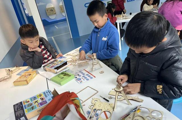 弥勒，人气爆棚！