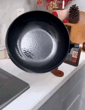 家里的铁锅一洗就生锈了，还能继续用吗？